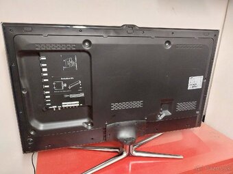 Predam smart TV Samsung uhl 117cm. - 4