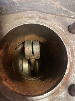 Predám motor cz 175 450 a jawa 250 - 4