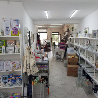 PRENÁJOM - OBCHODNÝ PRIESTOR 220 m2 v centre mesta HLOHOVEC - 4