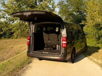 Prenájom 8 miestneho vozidla - 4