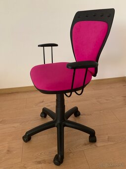 Stolicka pre dievčata - 4