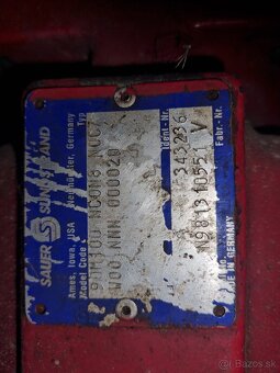 Predám hydromotor kombajn case MDW 527 - 4