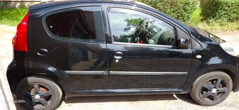 Peugeot 107 1.0 - 4