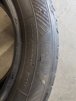205/55R16 - 4