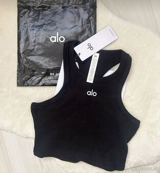 Alo Yoga tielko v čiernej farbe🖤 - 4