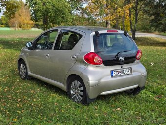 Predám Toyotu Aygo s automat. prevodovkou - 4