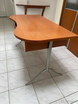 Predám kancelársky stôl z masívu - 4