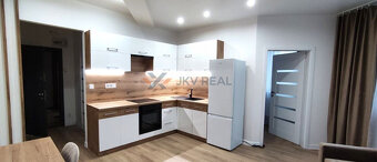 Prenájom v Srdci Michaloviec: Luxusný 2-izbový Byt s Novým Z - 4