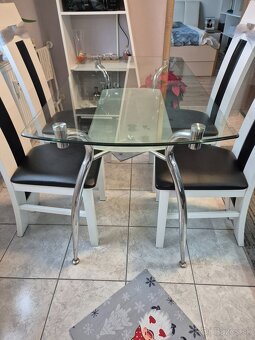 Jedálenský stôl - 4