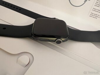 Apple Watch Series 5 44mm SpaceGrey - 4