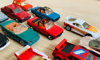 Staršie Matchbox autíčka - 4