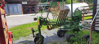 zhrnovač sena Krone a Tonnuti - 4