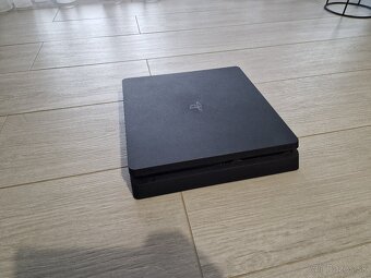 Playstation 4 - 4