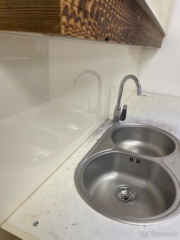 Kadernícky salón - pracovná linka - 4