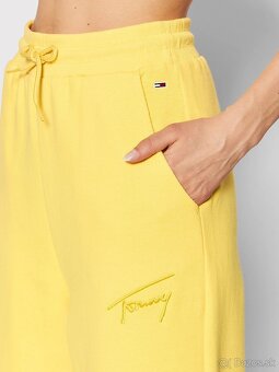 Tommy Hilfiger Jeans Teplákové nohavice Relaxed Fit vel.S - 4
