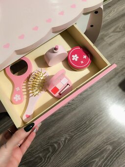 Detský kozmetický stolík,drevené malovatka zdarma k stoliku - 4