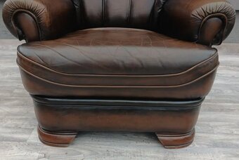 Kreslo kožené v štýle Chesterfield. - 4