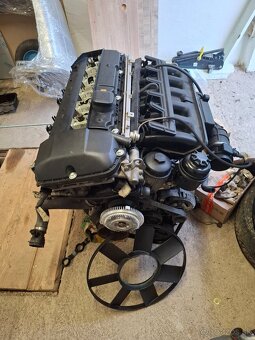 Motor m52b20 110kw - 4