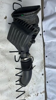 Jeep Grand Cherokee vzduchový filter 68999048AA - 4