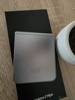Samsung Galaxy Z Flip 6 - 4