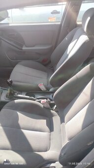 Hyundai Elantra 1,6 - 4