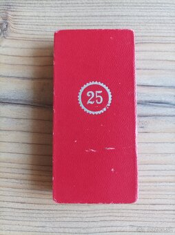 Vyznamenanie za 25 let věrné služby (odznak( - 4