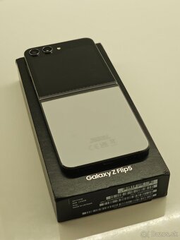 Samsung Galaxy Z Flip5 - 4