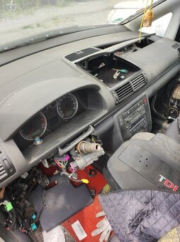 Rozpredám VW Sharan tdi - 4