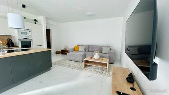 NA PRENÁJOM: Klimatizovaný 2 izbový byt s lódžiou - 4