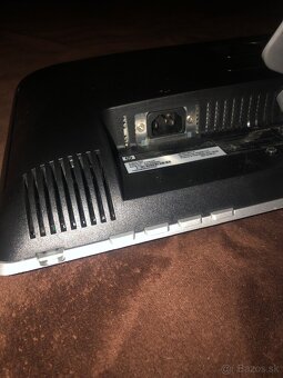 Predám starý Monitor značky - HP - 4