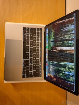 MacBook Pro 15 2018 i5 8GB 512GB - 4