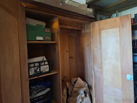 Staré drevené skrine - 4