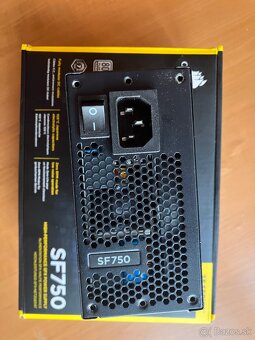 corsair 750SF 750W - 4