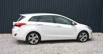 Hyundai i30 CW 1.6 CRDi, SR voz, 1. maj, TOP výbava, DPH - 4