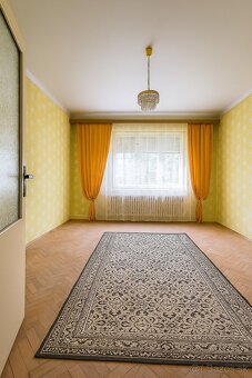 Dom pri minerálnom prameni, s potokom na konci záhrady - 4