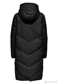 ČIERNA BUNDA zn.JDY č.L + šál - 4