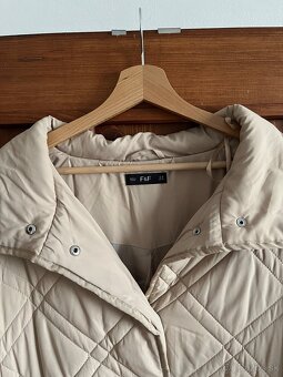 F&F oversize dlhá bunda smotanová č. 46 - 4