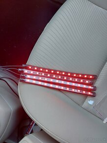 Farebné LED Podsvietenie interiéru auta - 4