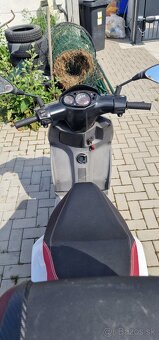 Predám Aprília SR 125 Motard 4T - 4