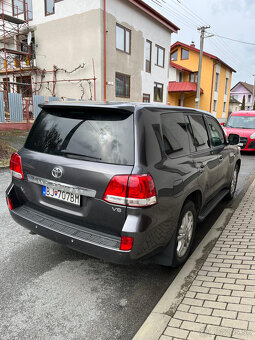 TOYOTA LAND CRUISER 200 - 4
