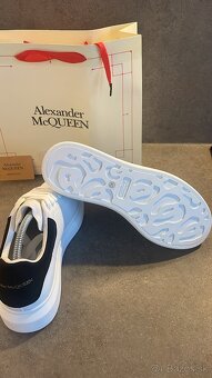 Alexander McQueen - 4