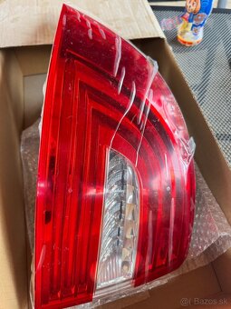 Zadné vonkajšie ľavé svetlo SUPERB II 14-15 3T5945095A led - 4