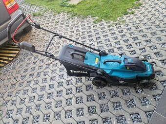 Aku kosačka MAKITA DLM330 - 4