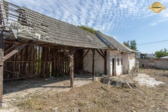 NA PREDAJ starší 3-izbový rodinný dom v Lábe - pôvodný stav - 4