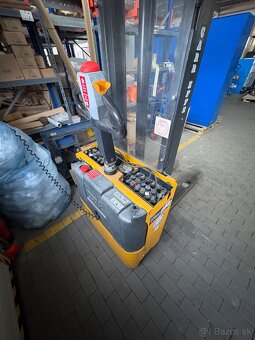 Predané elektricky ručný vysokozdvižný vozik - 4