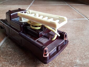 Stara hracka - Stare auto : Hasicske auto od IGRA - 4