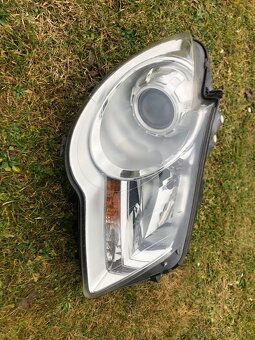 Predám predné svetla do vw T5 vw Touran facelift - 4