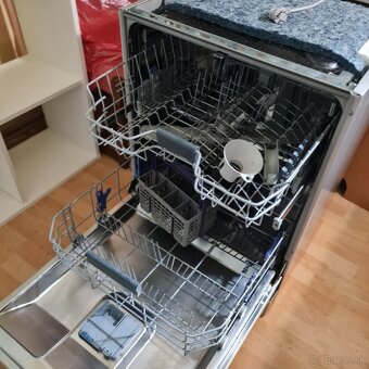 Predám 60cm Myčku riadu Beko ProSmartinverter - 4