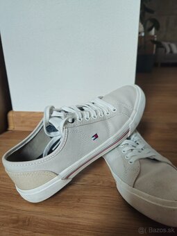Predám originál Tommy Hilfiger tenisky číslo 40 - 4