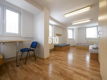 Priestranný 2i byt až 55m2 v historickom centre Trenčína za - 4